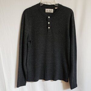 Penguin - Mens Black and White Long Sleeve Knit Shirt.  Size Small